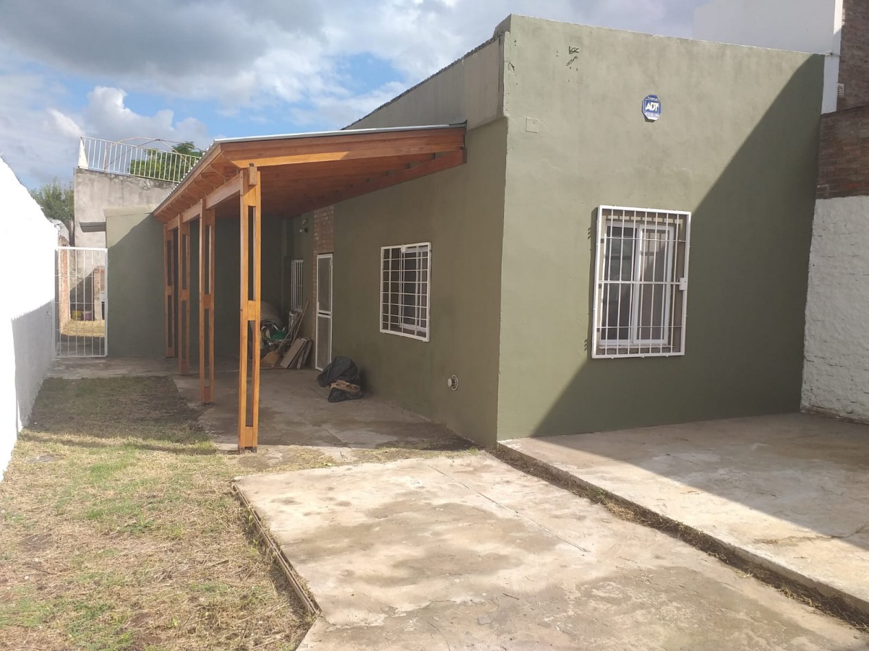 Casa 2 dormitorios con patio