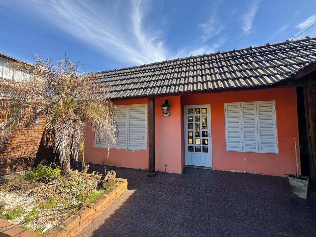 Casa 3 dormitorios con pileta 