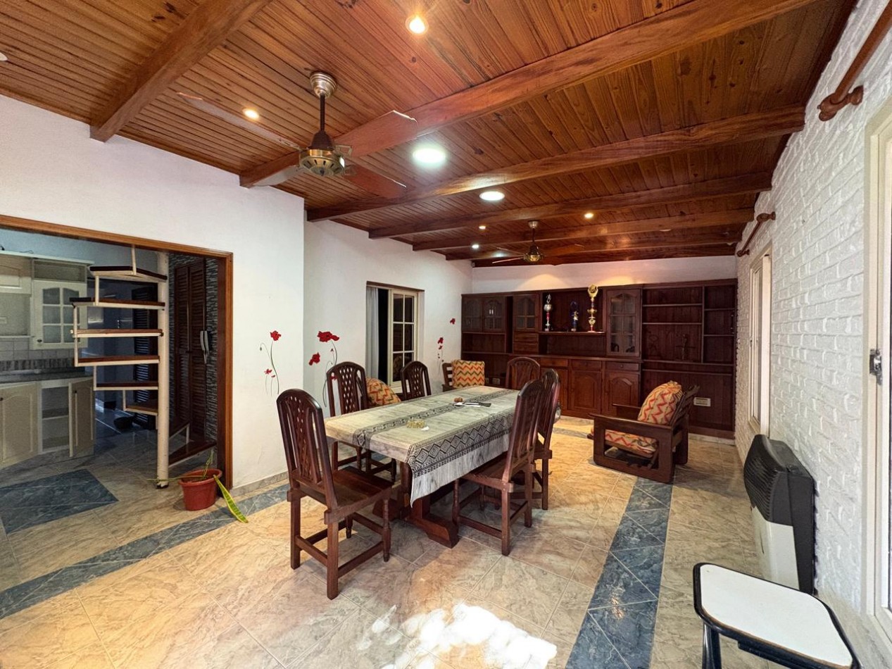 Casa 3 dormitorios con pileta 