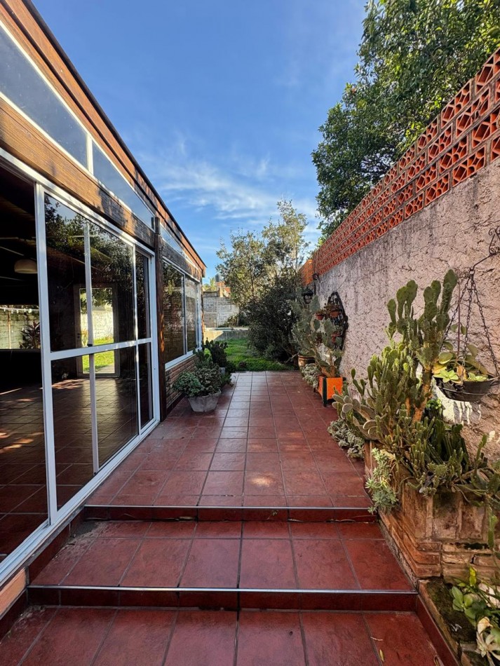 Casa 3 dormitorios con pileta 