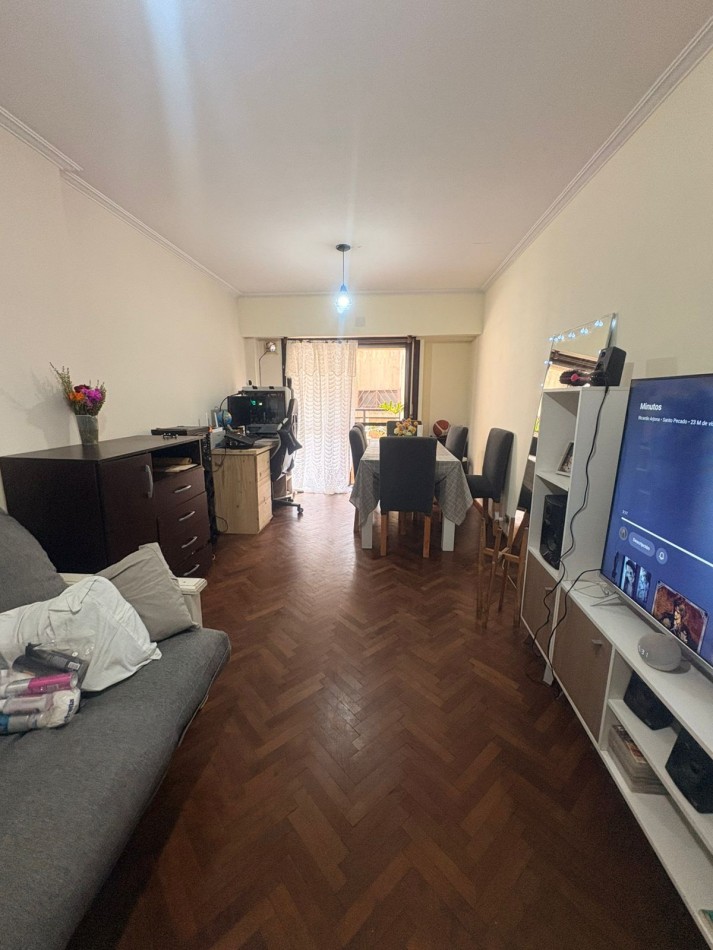 Departamento 1 dormitorio con cochera y Baulera