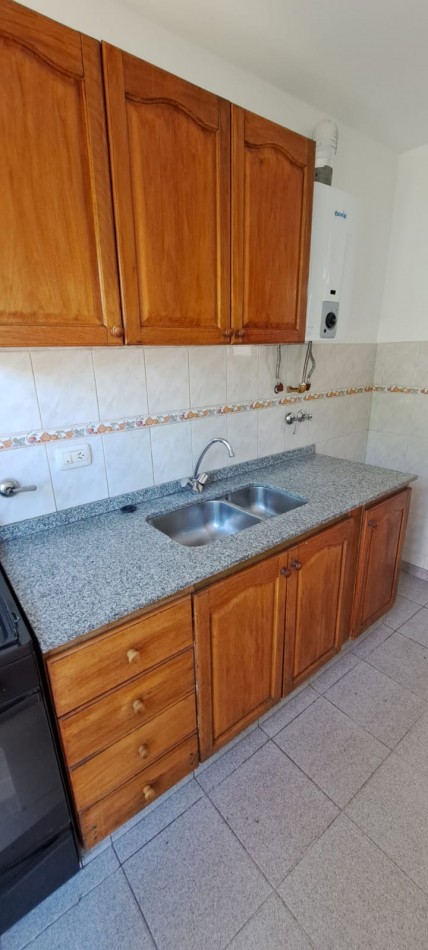 Deprtamento 2 Dormitorios con balcon al frente 