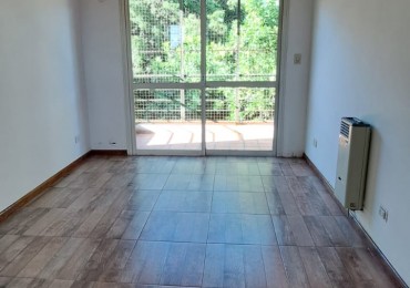 Deprtamento 2 Dormitorios con balcon al frente 